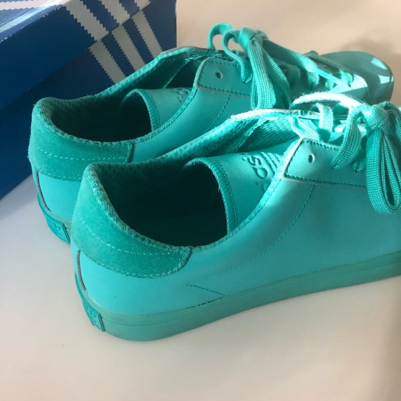 Mens Sz 11.5 Mint Green Adidas Court Vantage Shock Sneakers NEW - Picture 10 of 11